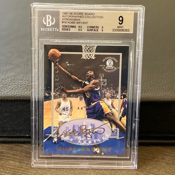 1997-98 Kobe Bryant Autographed Collection Score Board basketball trading card - Picture 3 of 8